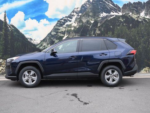 Used 2025 Toyota RAV4 XLE AWD/4WD image 7
