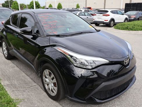 Used 2021 Toyota C-HR LE FWD image 6