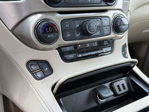 Used 2019 GMC Yukon XL Denali w/ Denali Ultimate Package AWD/4WD image 29