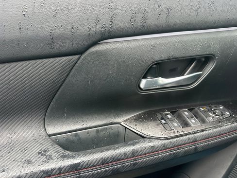 Used 2025 Nissan Kicks SR image 11