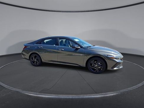 New 2026 Hyundai Elantra SEL Sport Premium FWD image 10