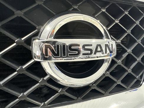 Used 2017 Nissan Frontier SV image 9