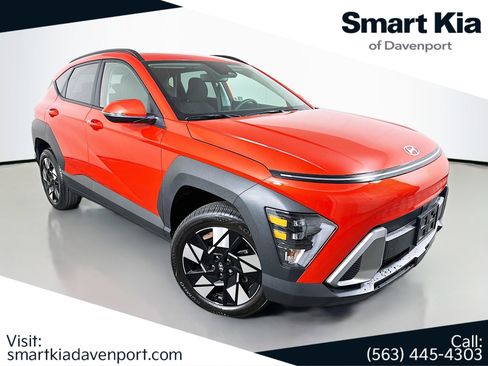 Used 2025 Hyundai Kona SEL image 1