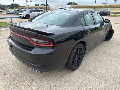 Used 2022 Dodge Charger SXT w/ Blacktop Package RWD image 11