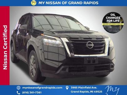 Used 2025 Nissan Pathfinder SV