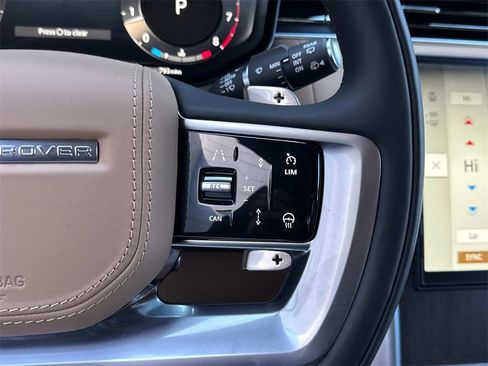 New 2025 Land Rover Range Rover SE image 27