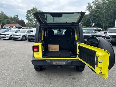 New 2023 Jeep Wrangler Unlimited Sport image 37