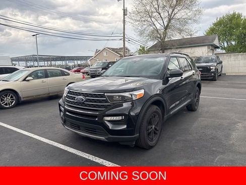 Used 2023 Ford Explorer XLT w/ Equipment Group 202A AWD/4WD image 2