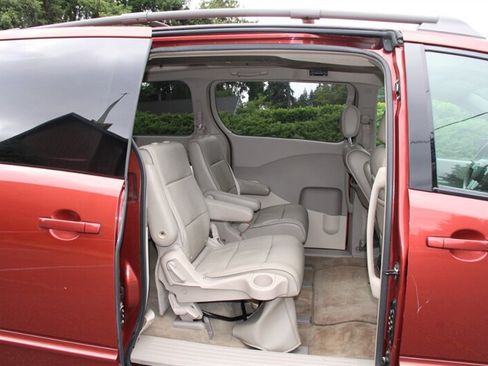 Used 2004 Nissan Quest SE w/ (SEA) Seat Pkg FWD image 6