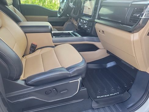 Used 2024 Ford F250 Lariat w/ Lariat Ultimate Package AWD/4WD image 16