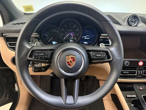 Certified 2026 Porsche Macan AWD/4WD image 19