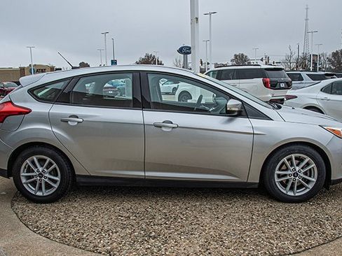 Used 2017 Ford Focus SE image 6