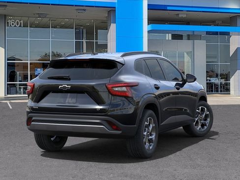 New 2025 Chevrolet Trax LT w/ Sunroof Package FWD image 4