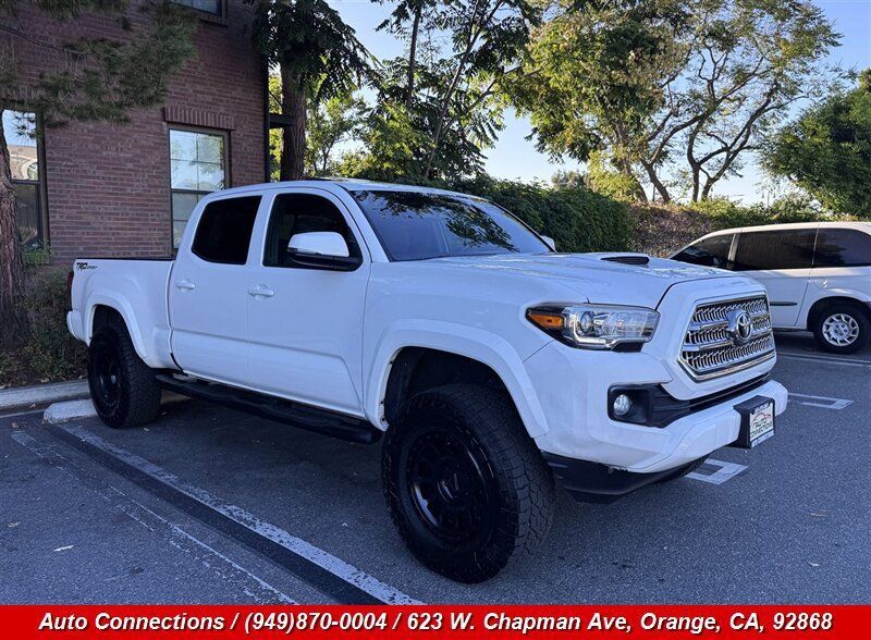 Used 2016 Toyota Tacoma TRD Sport RWD image 1