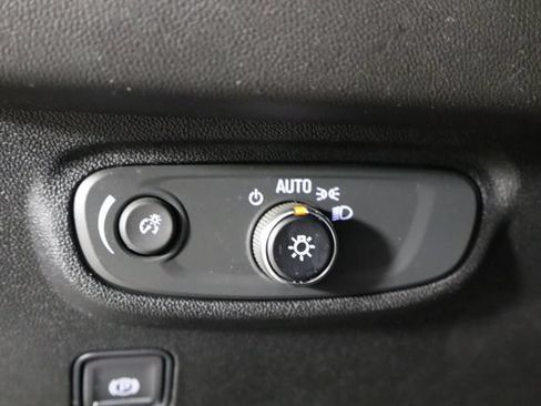 Used 2022 GMC Terrain SLE FWD image 20