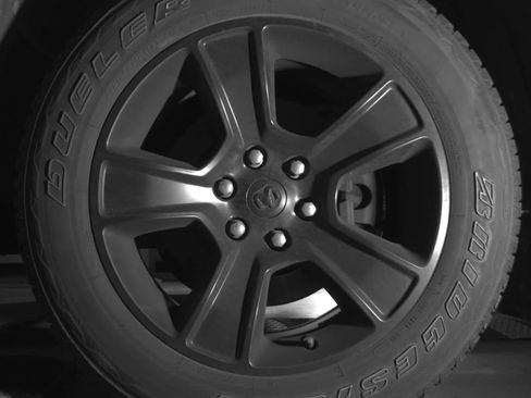 Used 2019 RAM 1500 Sport w/ Leather & Sound Group AWD/4WD image 13