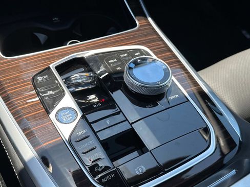 New 2026 BMW X5 xDrive40i w/ Executive Package image 25