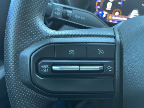 Used 2024 Chevrolet Colorado Trail Boss w/ Technology Package image 17