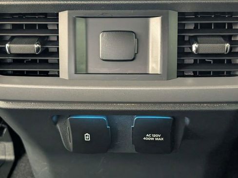 Used 2025 Ford F150 Lariat w/ Equipment Group 501A Mid AWD/4WD image 29