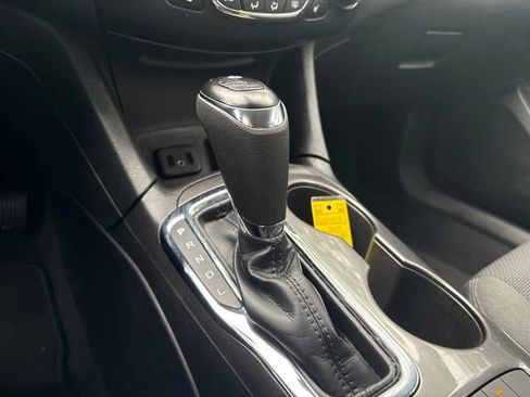 Used 2019 Chevrolet Cruze LT w/ Convenience Package FWD image 15