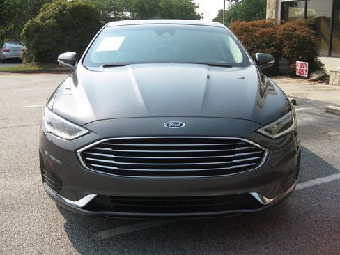 Used 2019 Ford Fusion SEL FWD image 2