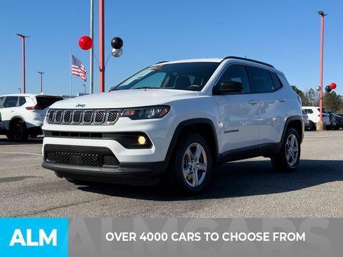 Used 2024 Jeep Compass Latitude w/ Altitude Special Edition AWD/4WD image 2
