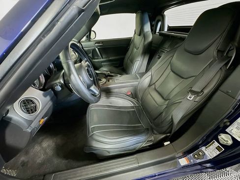 Used 2010 MAZDA MX-5 Miata Touring image 12