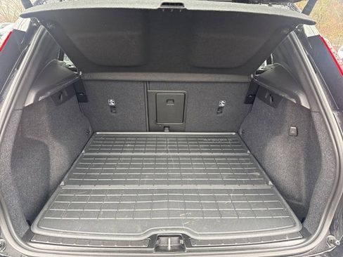 Used 2026 Volvo XC40 B5 Plus w/ Protection Package Premier image 9