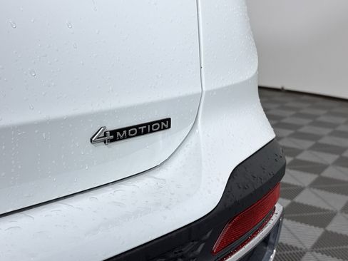 Used 2024 Volkswagen Taos SE w/ Panoramic Sunroof Package image 25