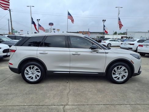 Used 2023 Lincoln Corsair FWD image 4