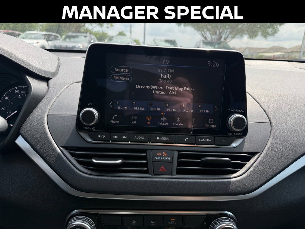 Used 2025 Nissan Altima 2.5 S FWD image 20