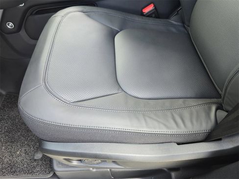 New 2026 Land Rover Defender 110 V8 image 30