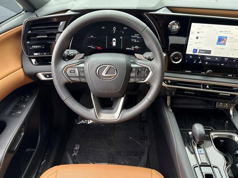 Certified 2025 Lexus RX 350 FWD w/ Technology Package image 27