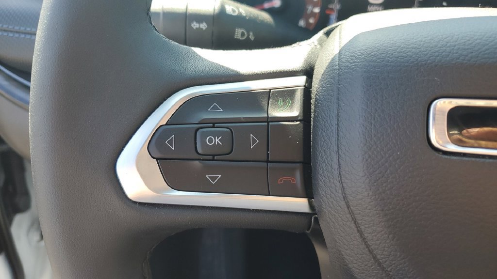 Used 2026 Jeep Compass Latitude AWD/4WD image 29