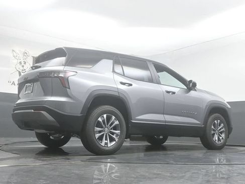 New 2026 Chevrolet Equinox LT w/ Convenience Package II FWD image 11