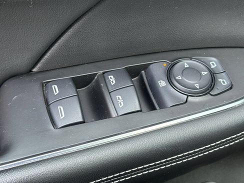 Used 2021 Buick Envision Preferred AWD/4WD image 11