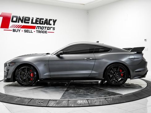 Used 2022 Ford Mustang Shelby GT500 w/ Carbon Fiber Track Pack RWD image 12