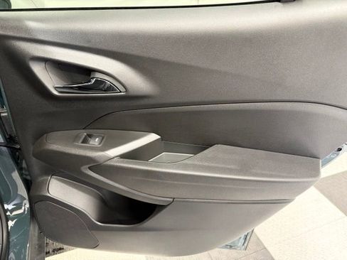 New 2026 Chevrolet Trax LT w/ LT Convenience Package FWD image 24