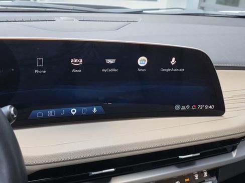 Used 2025 Cadillac XT4 Premium Luxury FWD image 23