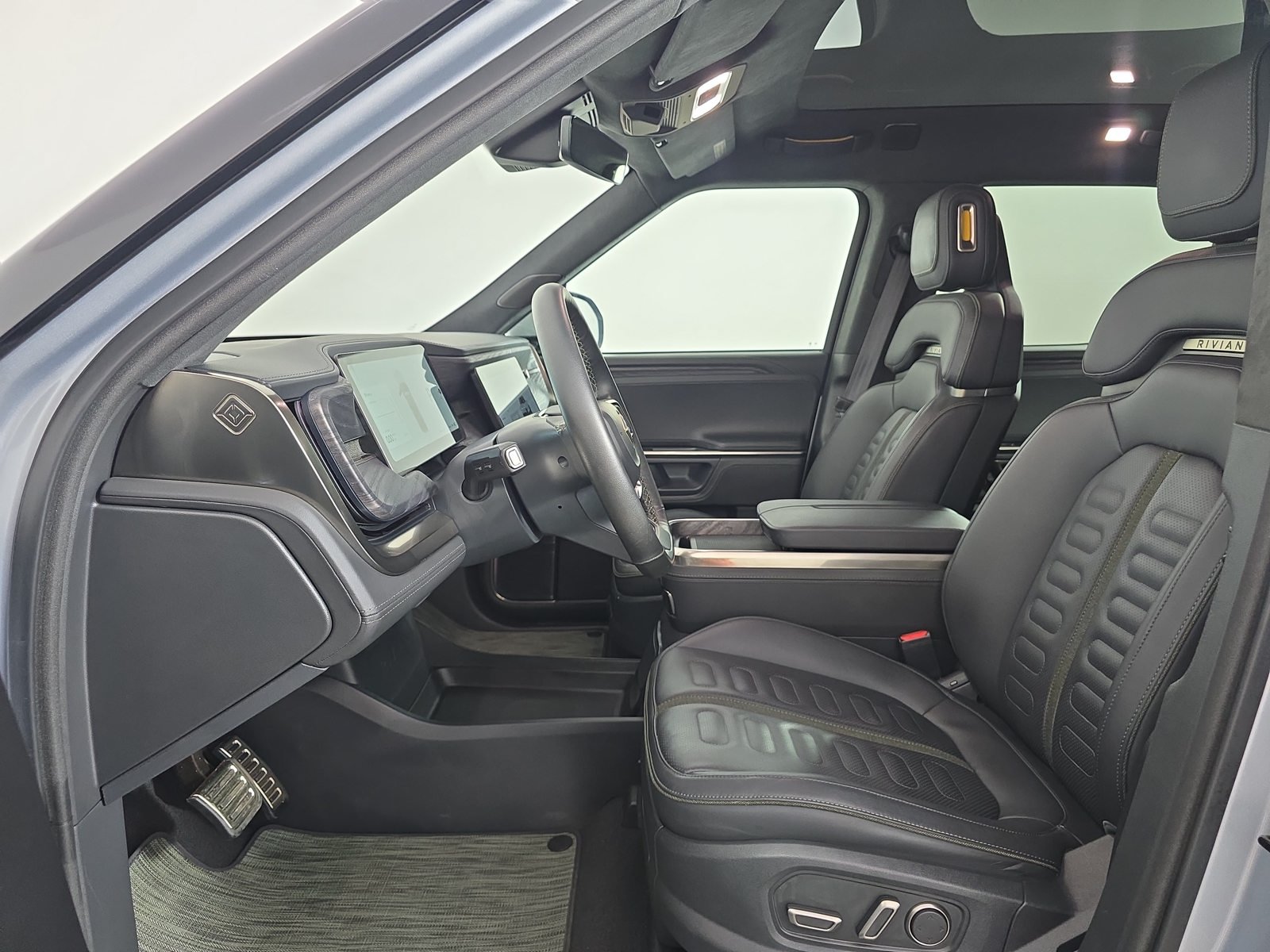 Used 2023 Rivian R1T Adventure Dual AWD/4WD image 20