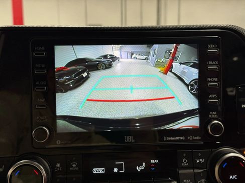 Used 2022 Toyota Highlander XSE image 33