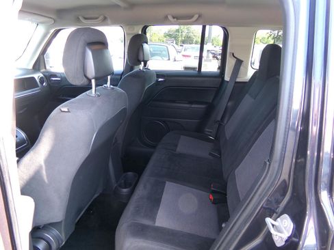 Used 2015 Jeep Patriot Latitude w/ All Weather Capability Group AWD/4WD image 23