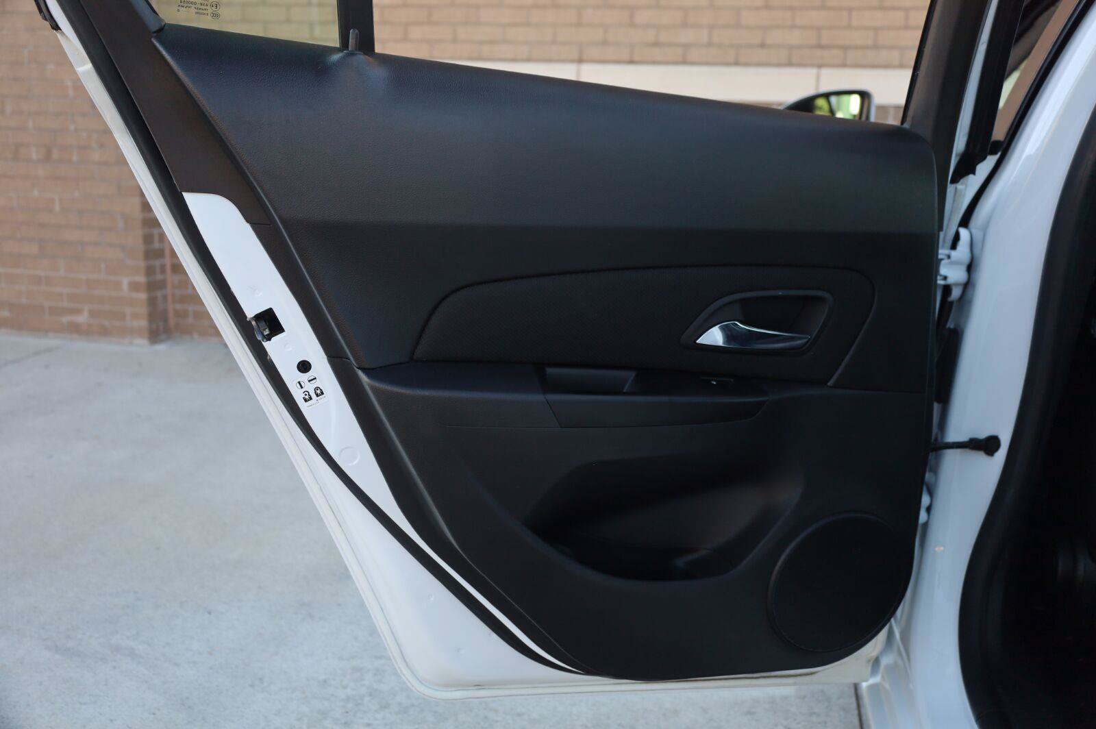Used 2015 Chevrolet Cruze LT FWD image 19