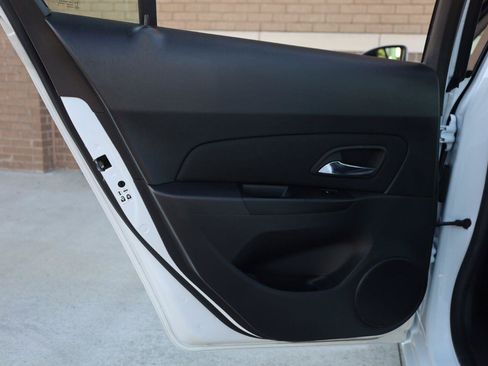Used 2015 Chevrolet Cruze LT FWD image 19