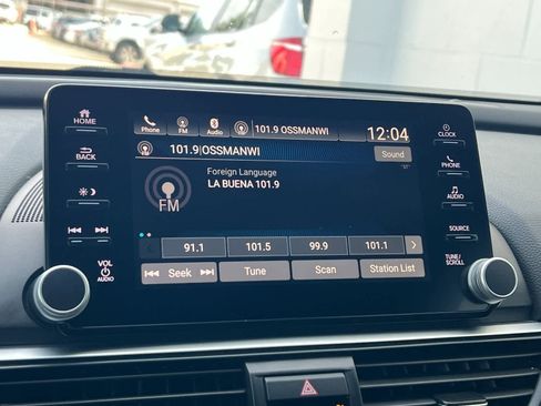 Used 2018 Honda Accord Sport image 17