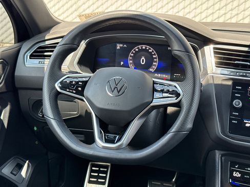 Used 2022 Volkswagen Tiguan SE R-Line AWD/4WD image 25