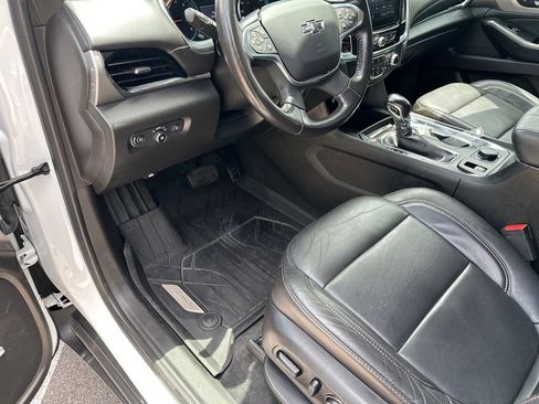 Used 2021 Chevrolet Traverse RS FWD image 19