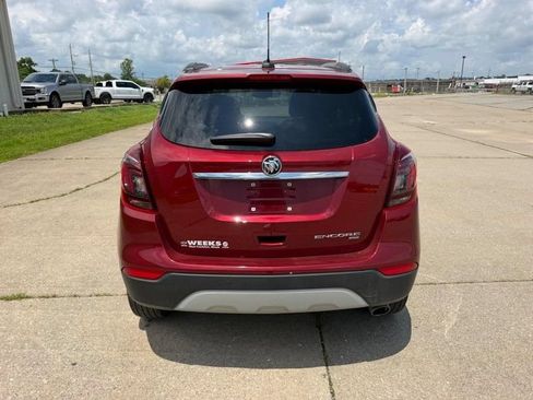 Used 2022 Buick Encore Preferred AWD/4WD image 4