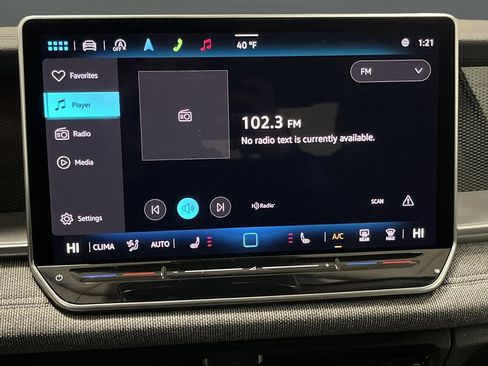 Used 2025 Volkswagen Tiguan S image 17