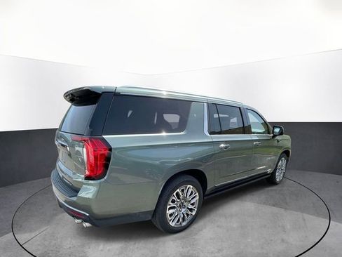 Used 2023 GMC Yukon XL Denali Ultimate AWD/4WD image 7